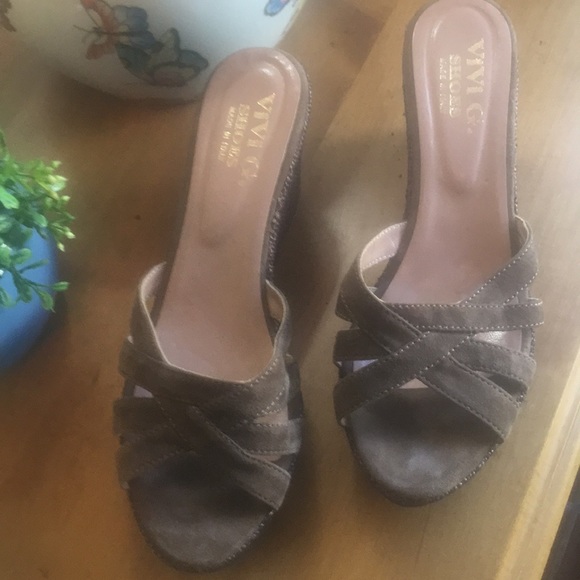 Brown suede and dark straw espadrilles, size 38 - Picture 3 of 4